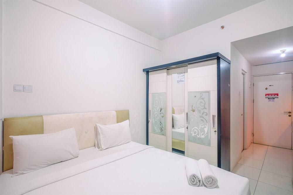 Simply Studio at Tamansari Skylounge Apartment