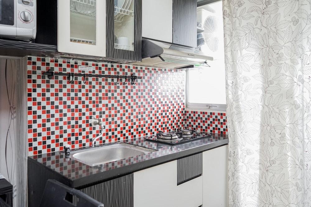 Comfy 2BR with Modern Design Bintaro Park View Apartment