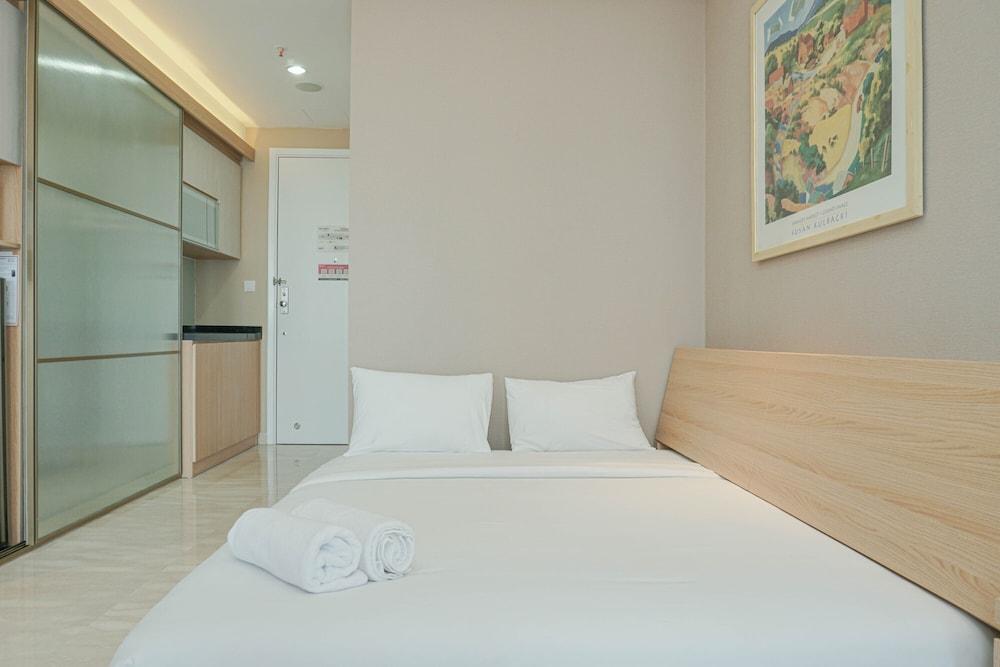 Fabulous Menteng Park Studio Apartment
