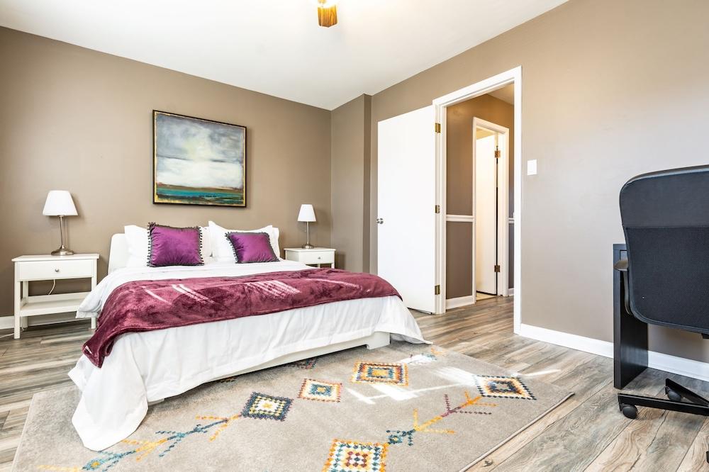 Charming 3BR House Cozysuites Pool Table