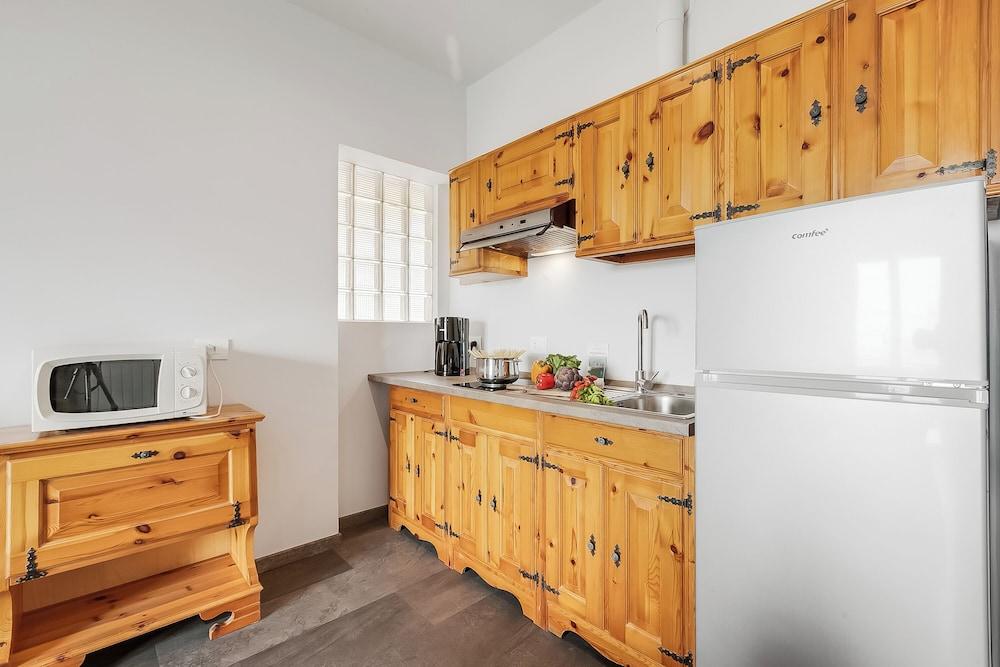 Bellevue Modern Apartment 6