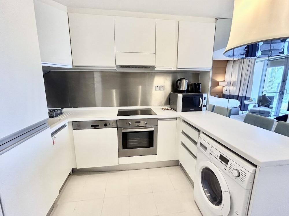 Fashion Avenue Dubai Mall Residences - Studio with balcony