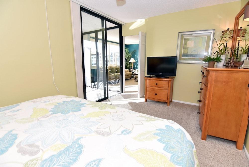 Loggerhead Cay by Dream Vacation Rentals