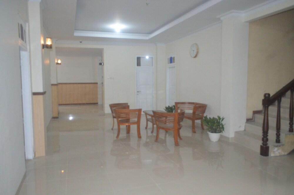 Nuri Indah Syariah Hotel