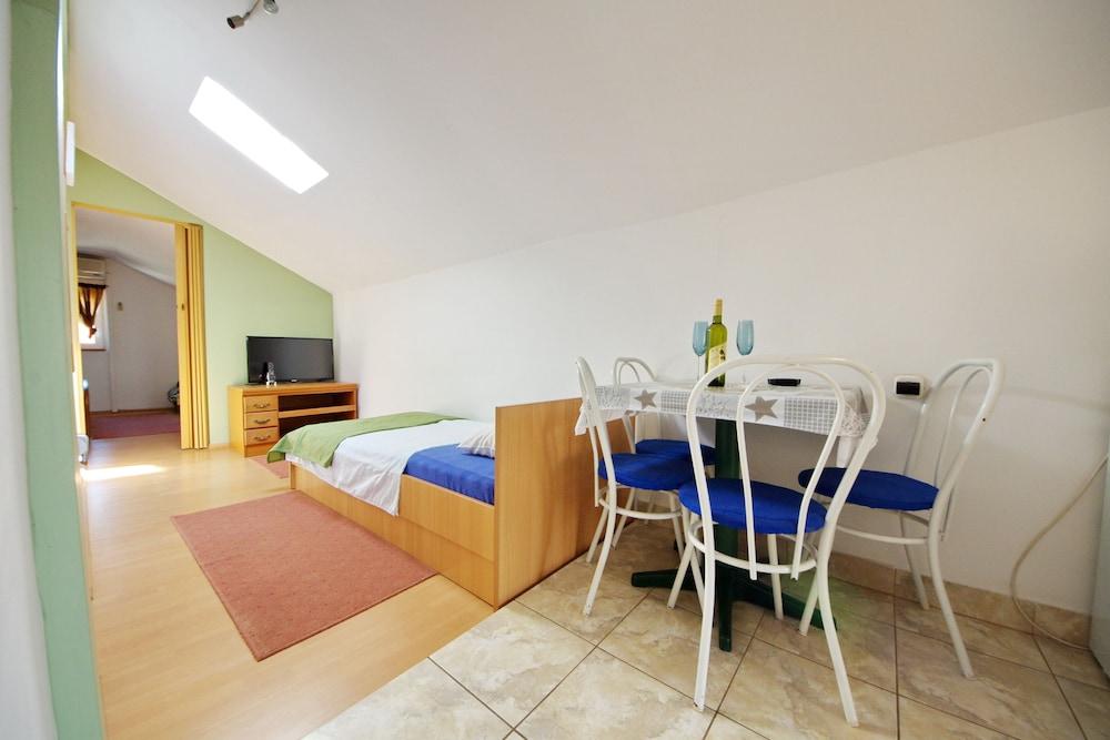 Anna Apartmants Bibinje - Apartment 4