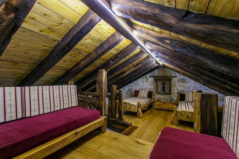 Stonehouse Marina - Estate With A Two Private Pools