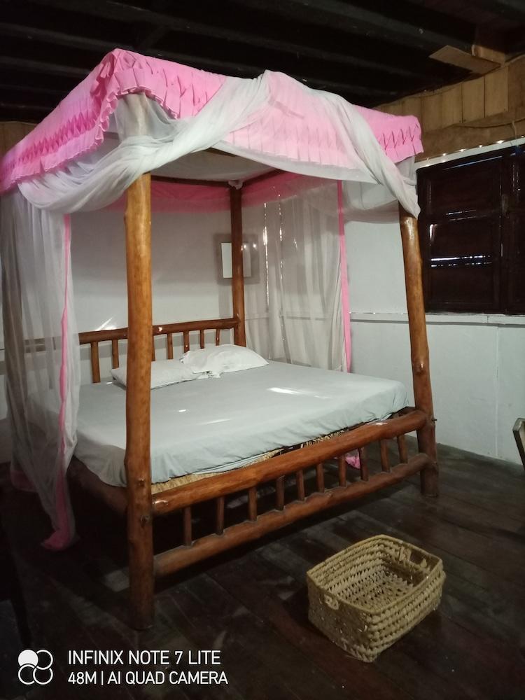 Room-mida Creek Eco Camp - Cottage House