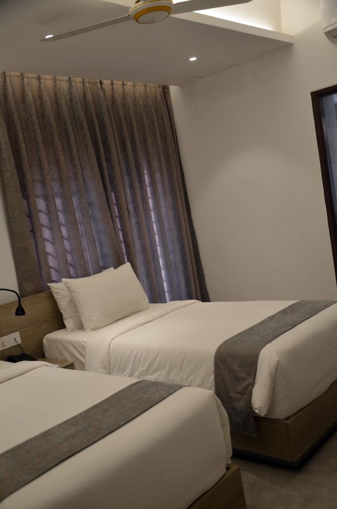 Priyo Nibash Stylish Residential Hotel
