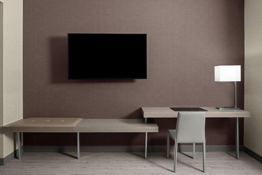 AC Hotel by Marriott San Antonio Riverwalk