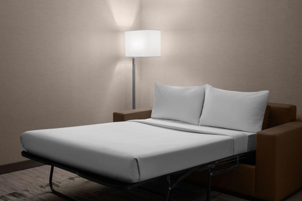 AC Hotel by Marriott San Antonio Riverwalk