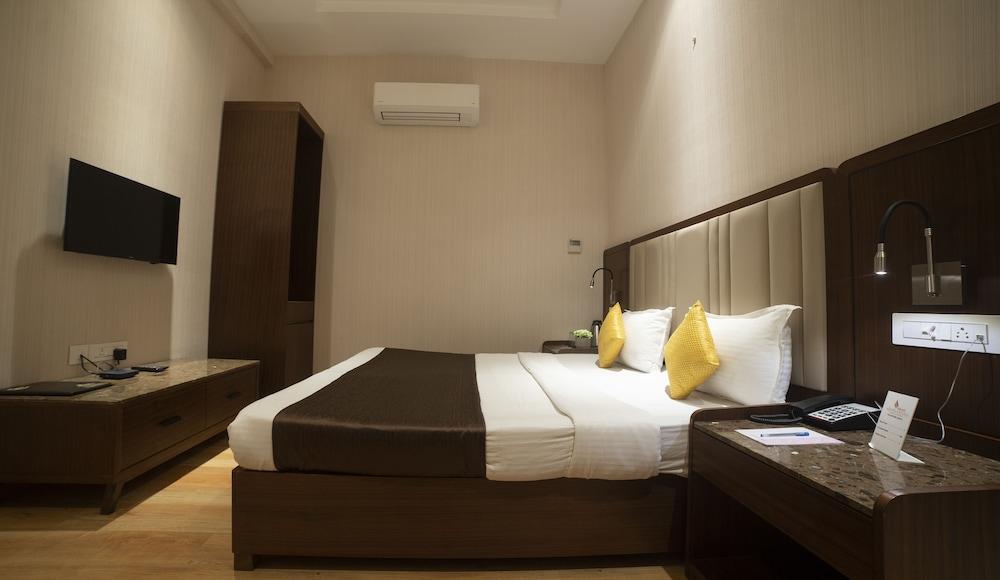 Hotel Rajhans Abhinandan