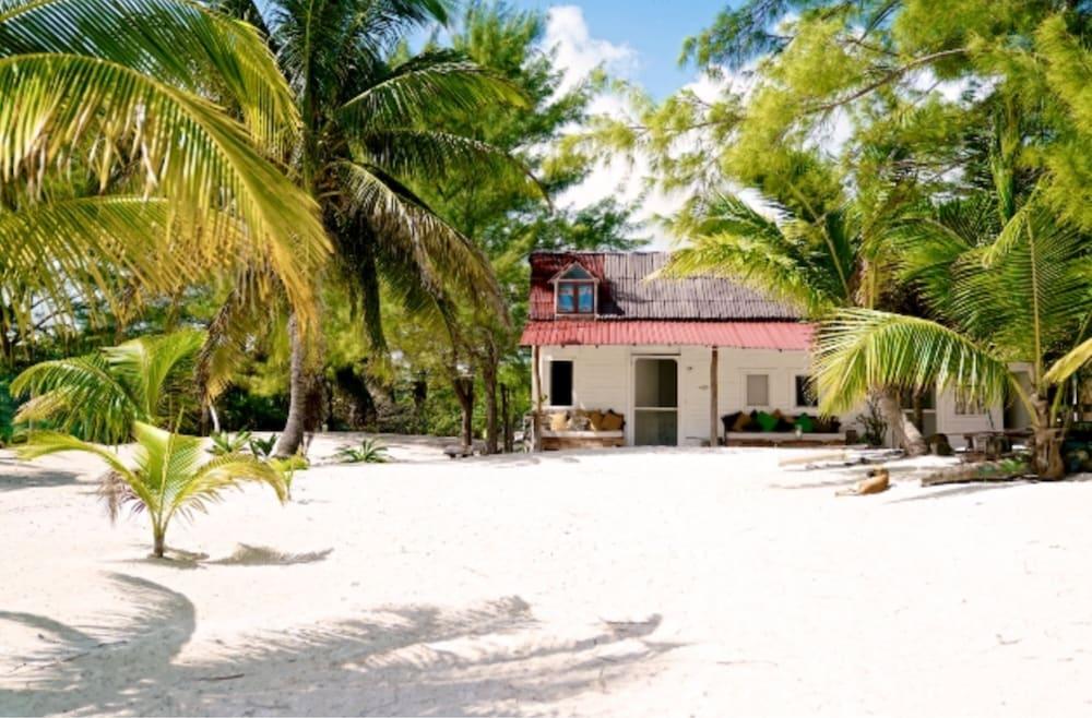 Private oceanfront house - lagoon access