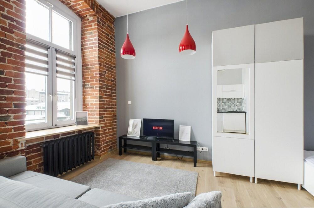 Stefana Żeromskiego 37