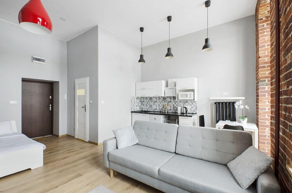 Stefana Żeromskiego 37