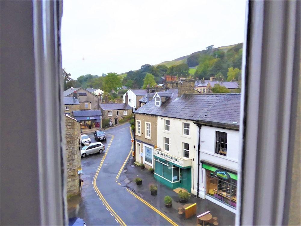 Town Hall Lofts Settle Apartment 3