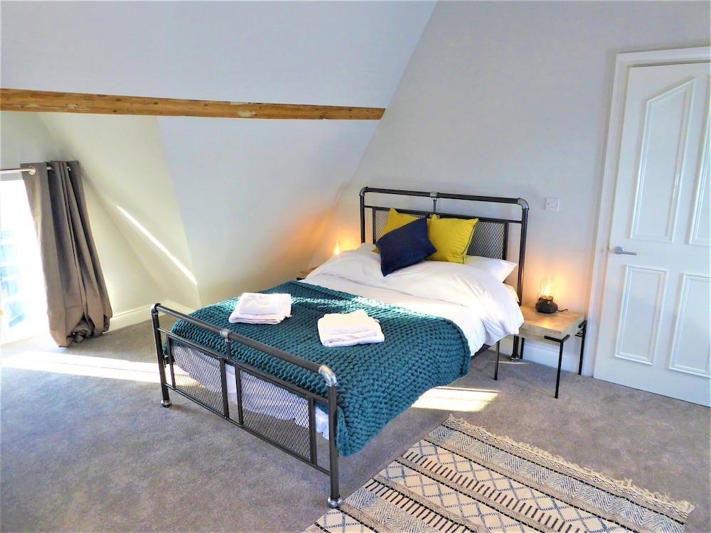 Town Hall Lofts Settle Apartment 1