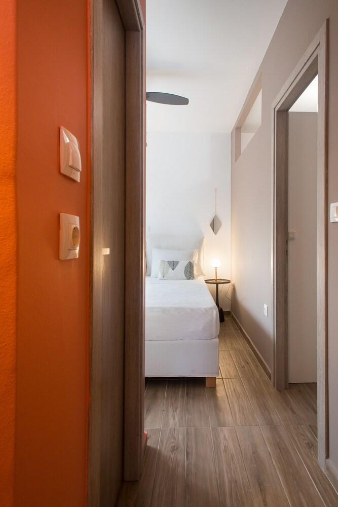 Mystique 2 BD Aparment by BluPine