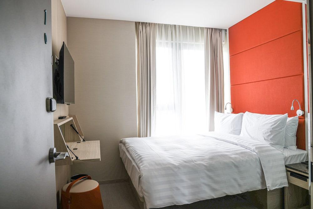 Royal Jade Boutique Hotel