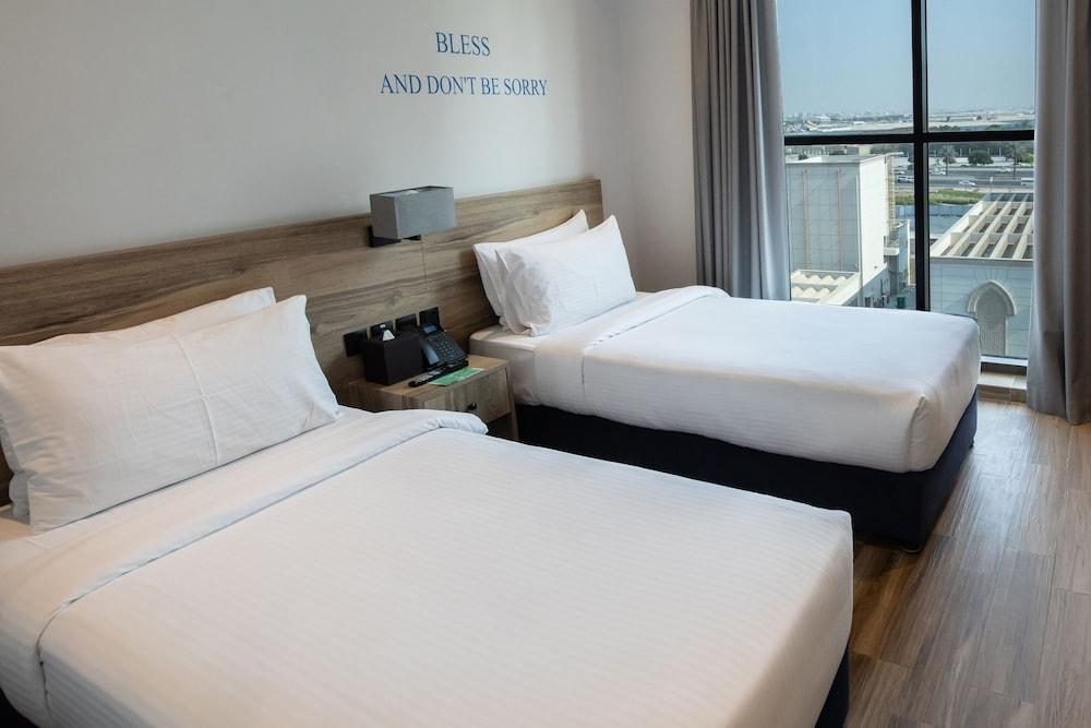 Kingsgate Canal Hotel