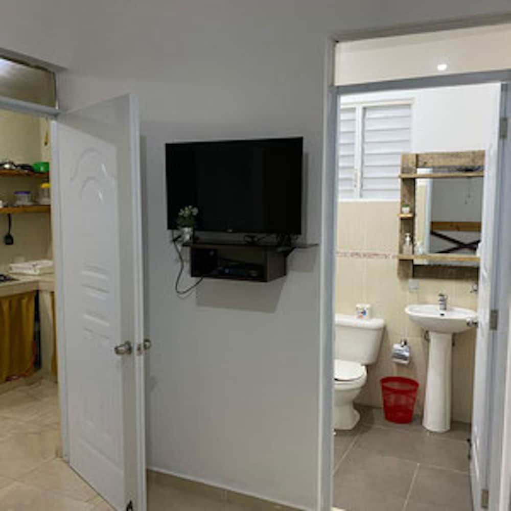 Quiet Studio - Apartment 4 in Villa Coconut