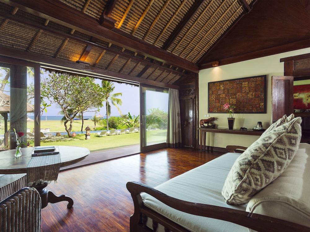 Sungai Tinggi Beach Villa