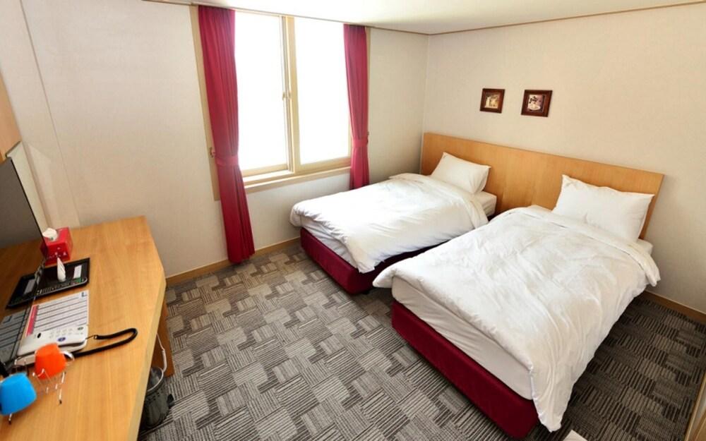 Wolmido Harbor View Hotel