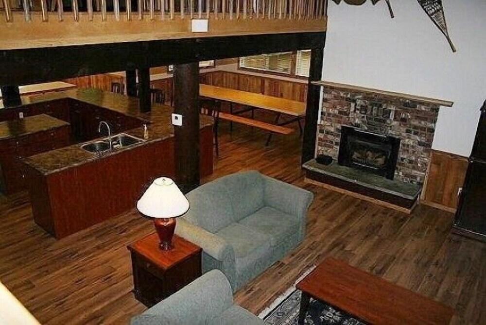 Mt Baker Lodging Cabin 3 Sleeps 26