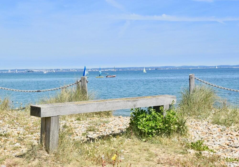 12A Solent Landing Direct Beach Access