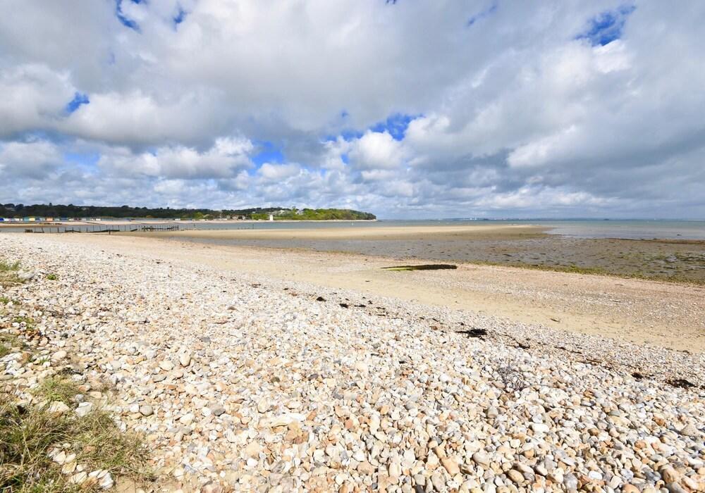 12A Solent Landing Direct Beach Access