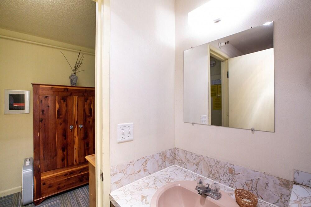 Mt Baker Lodging Condo 77 - Sleeps 2