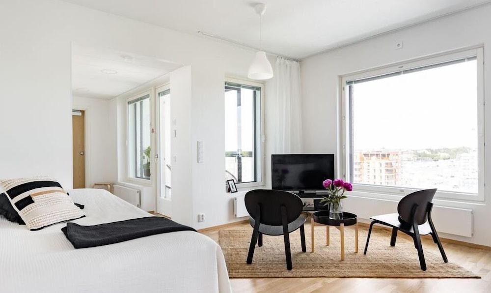 New 1BR Apt with Sauna, Balcony and 11th Floor Views