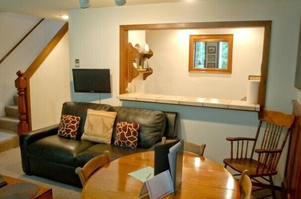 Mt Baker Lodging Condo 57 - Sleeps 6