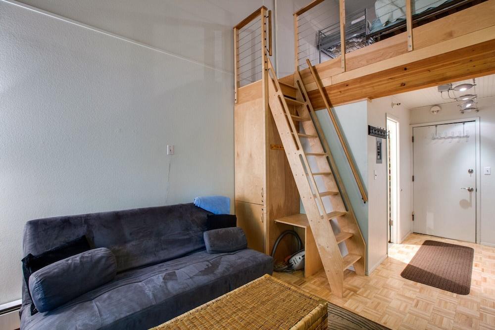 Mt Baker Lodging Condo 94 - Sleeps 4