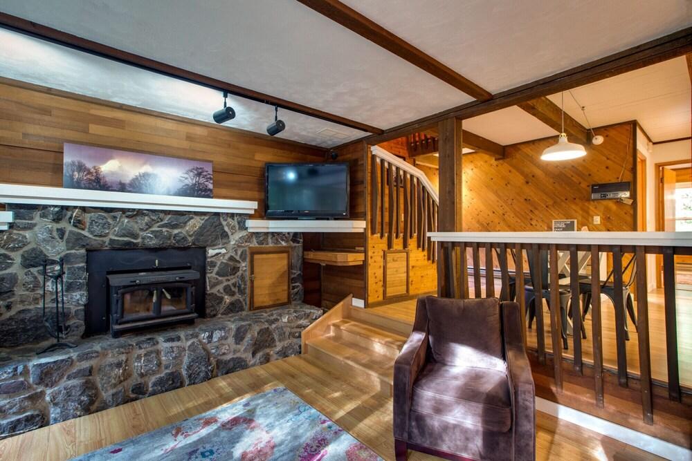Mt Baker Lodging Cabin 45 -sleeps 6