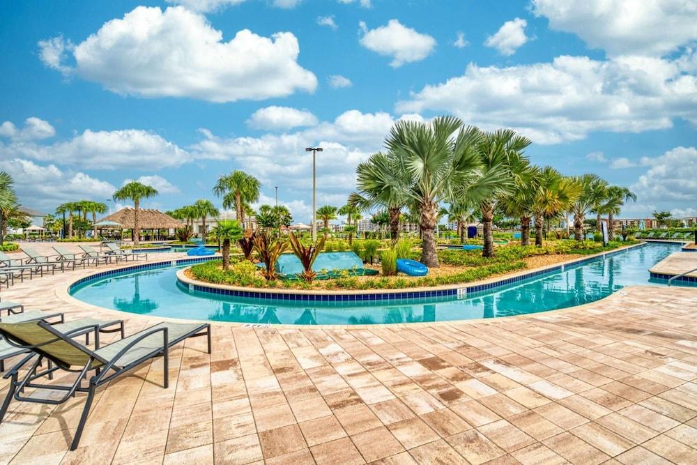 Luxury House in Storey Lake