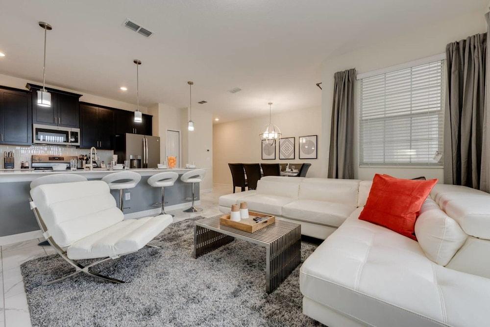 New 4 Bedroom Villa Best Location