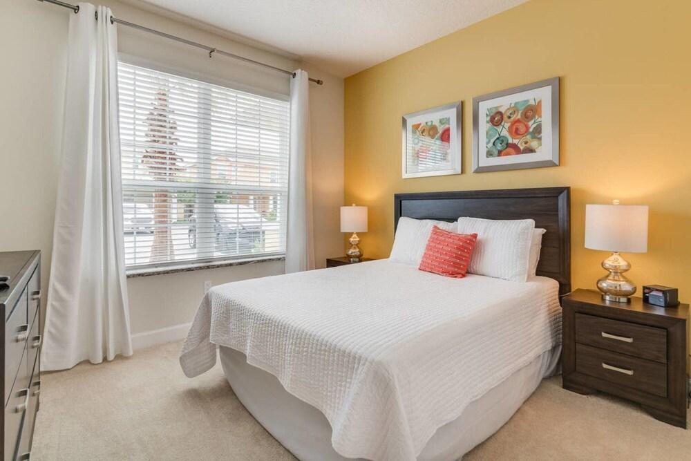 Charming Townhome With Private Pool Near Disney