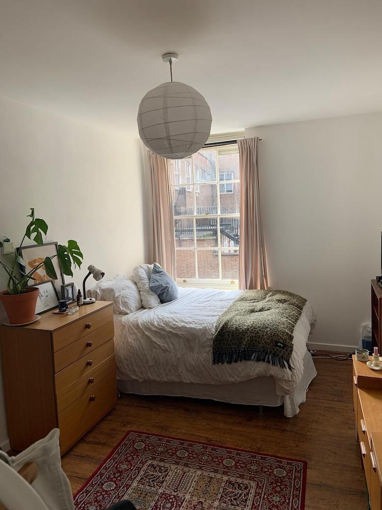 Charming 3-bed Apartment in London