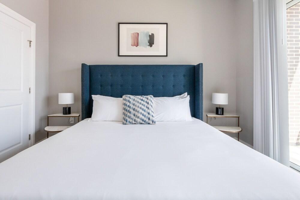 Mint House Columbus - Capitol Square