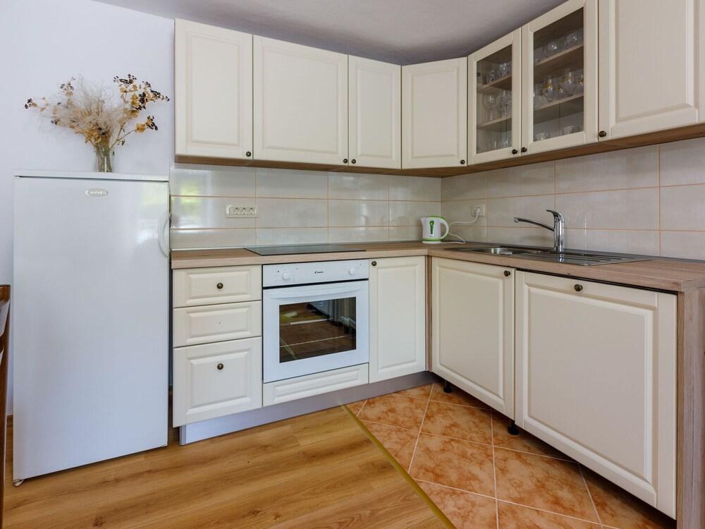 Nice Holiday Home in Drivenik With Terrace