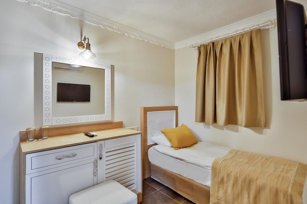 Crystal World of Colours Comfort Collection