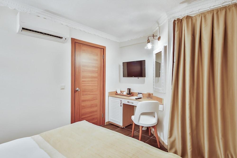 Crystal World of Colours Comfort Collection