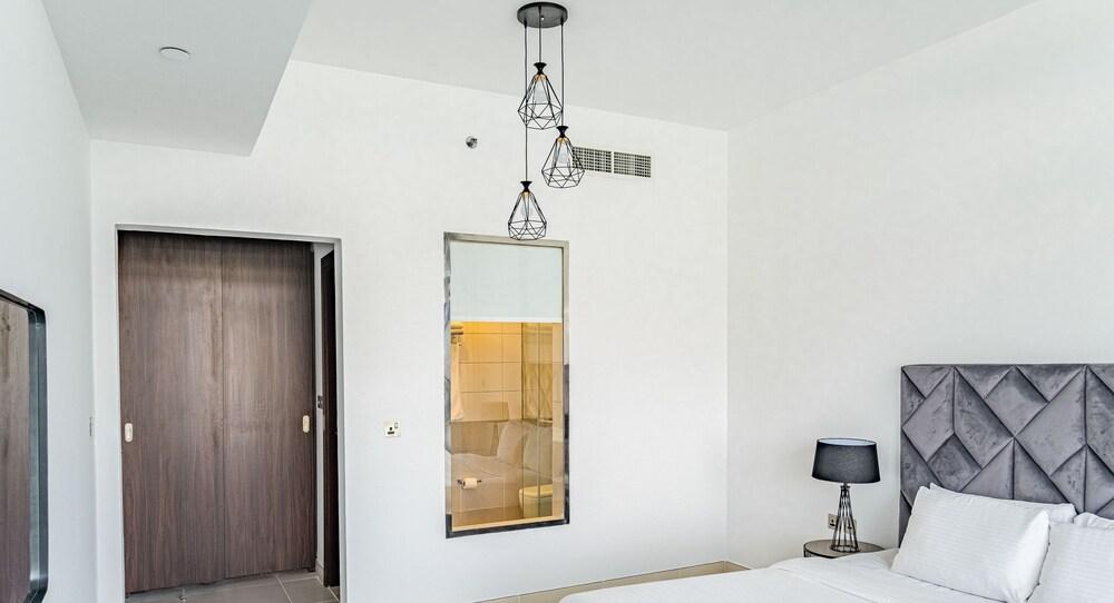 LUX Holiday Home - Azure Residence 2