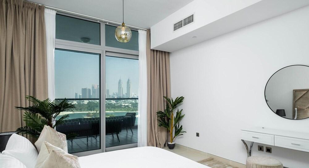 LUX Holiday Home - Azure Residence 3