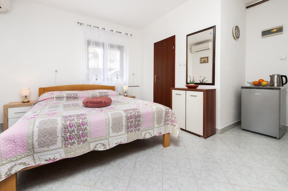 Apartments and Room Silvana
