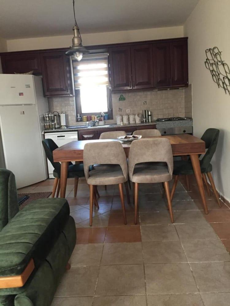 Beachside House in Gundogan