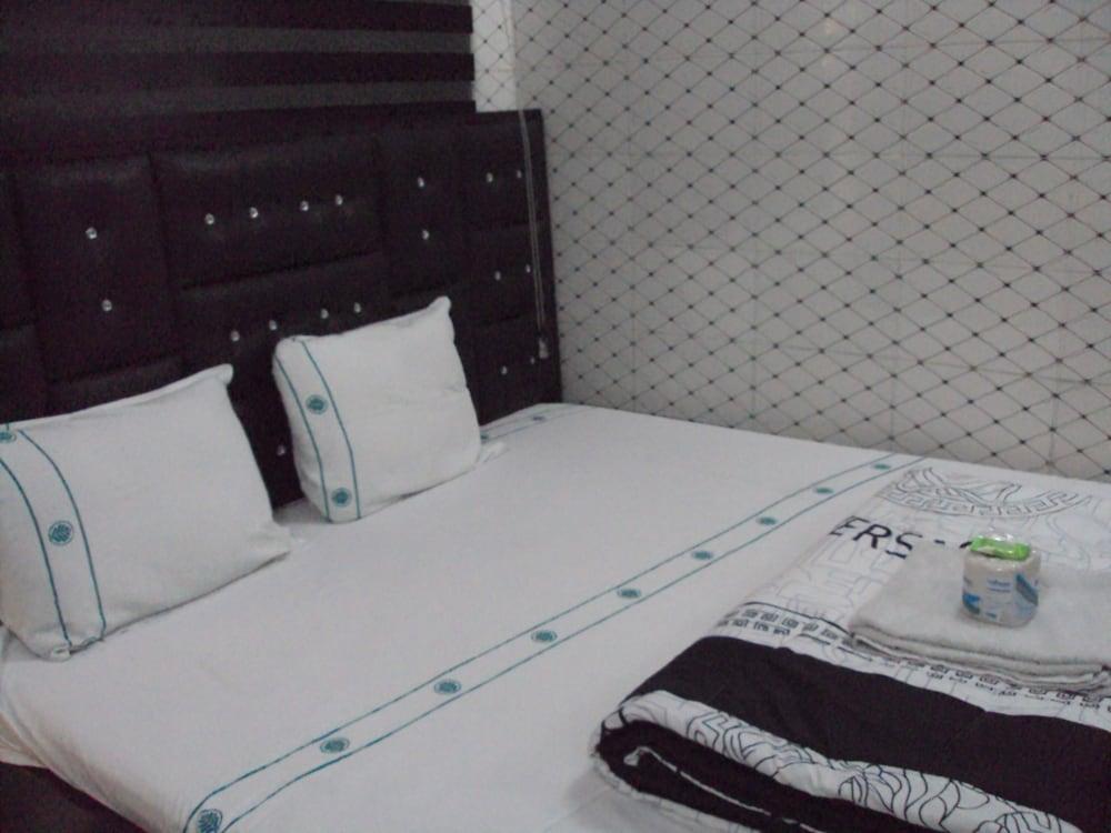 Elite Poolbar & Lodge