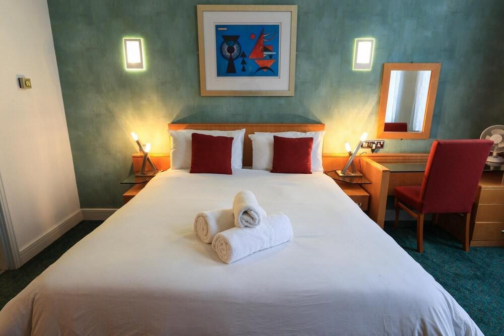 Comfortable And Spacious City Centre Studio Apartment