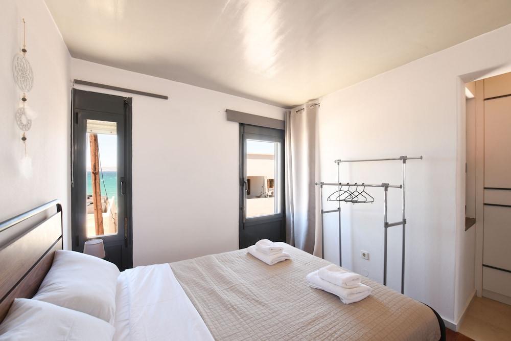 Sunshine Apt- Unique Holidays by the Sea