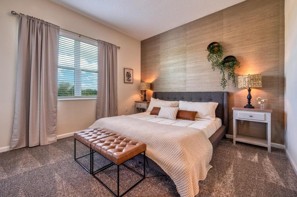 Super Spacious apt in Champions Gate